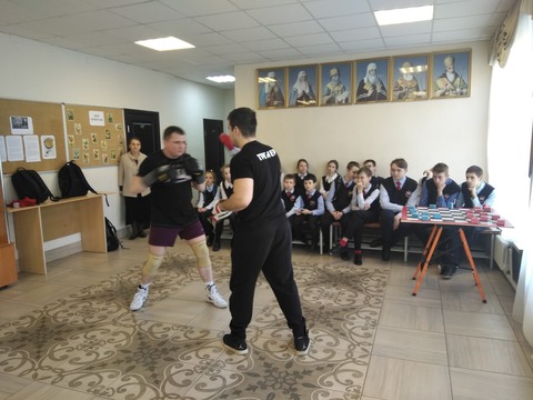 "Защити себя" - урок бокса от папы — фотография 2